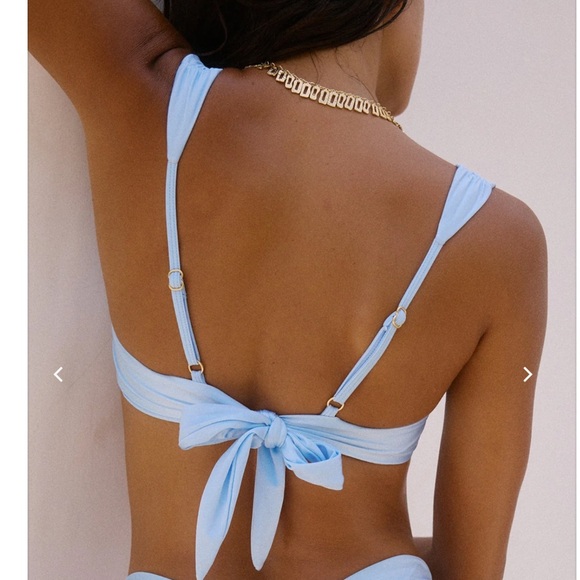 BYDEE NAVY BIKINI TOP - Picture 2 of 12